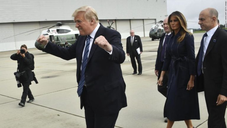 "AMERYKANIE W KOŃCU ZADAJĄ OCZYWISTE PYTANIE: Czy prezydent Donald Trump jest uzależnionym od leków na receptę? ("Myślę, iż tak, i oto dlaczego" — dr Whimsy Anderson) "